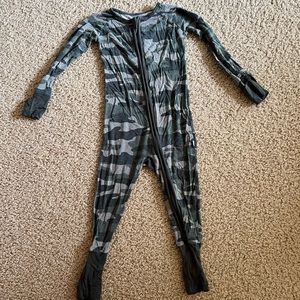 Little sleepies cameo zippies